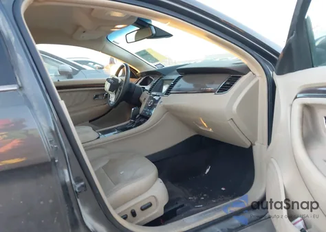 2017 Ford Taurus Limited z USA, uszkodzony, nr VIN 1FAHP2F85HG104225